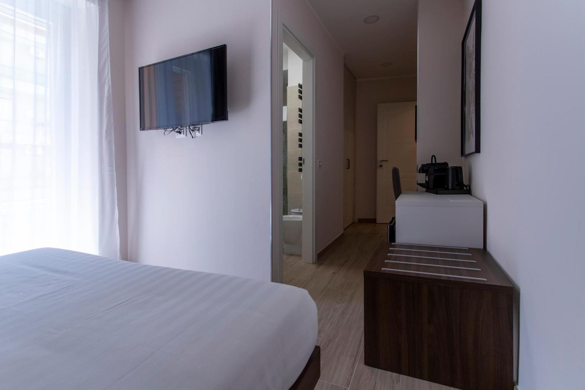 Mama Guest House Чампино Екстериор снимка