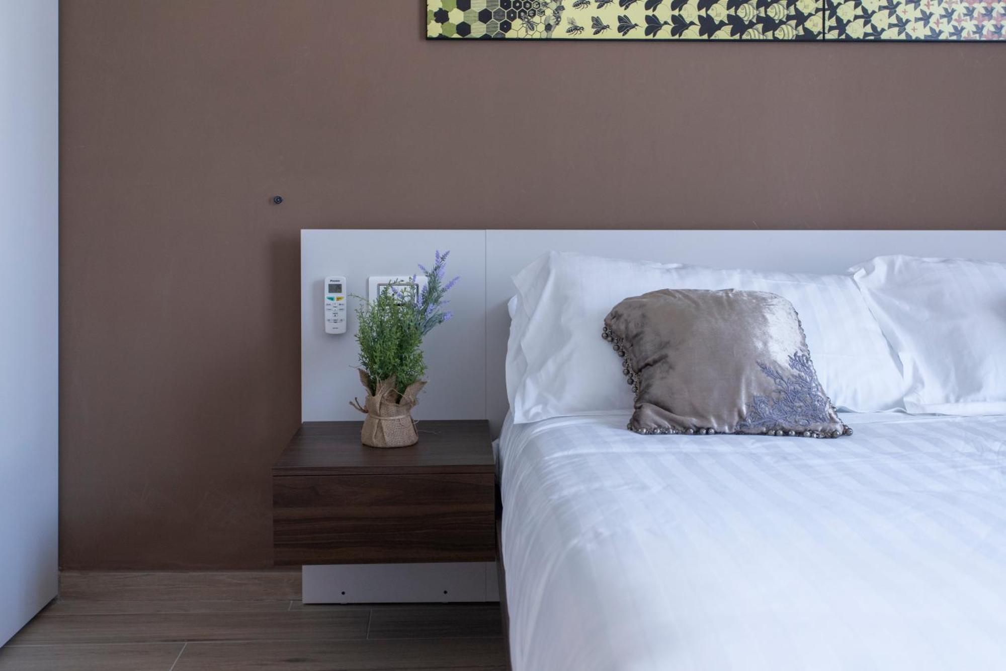 Mama Guest House Чампино Екстериор снимка