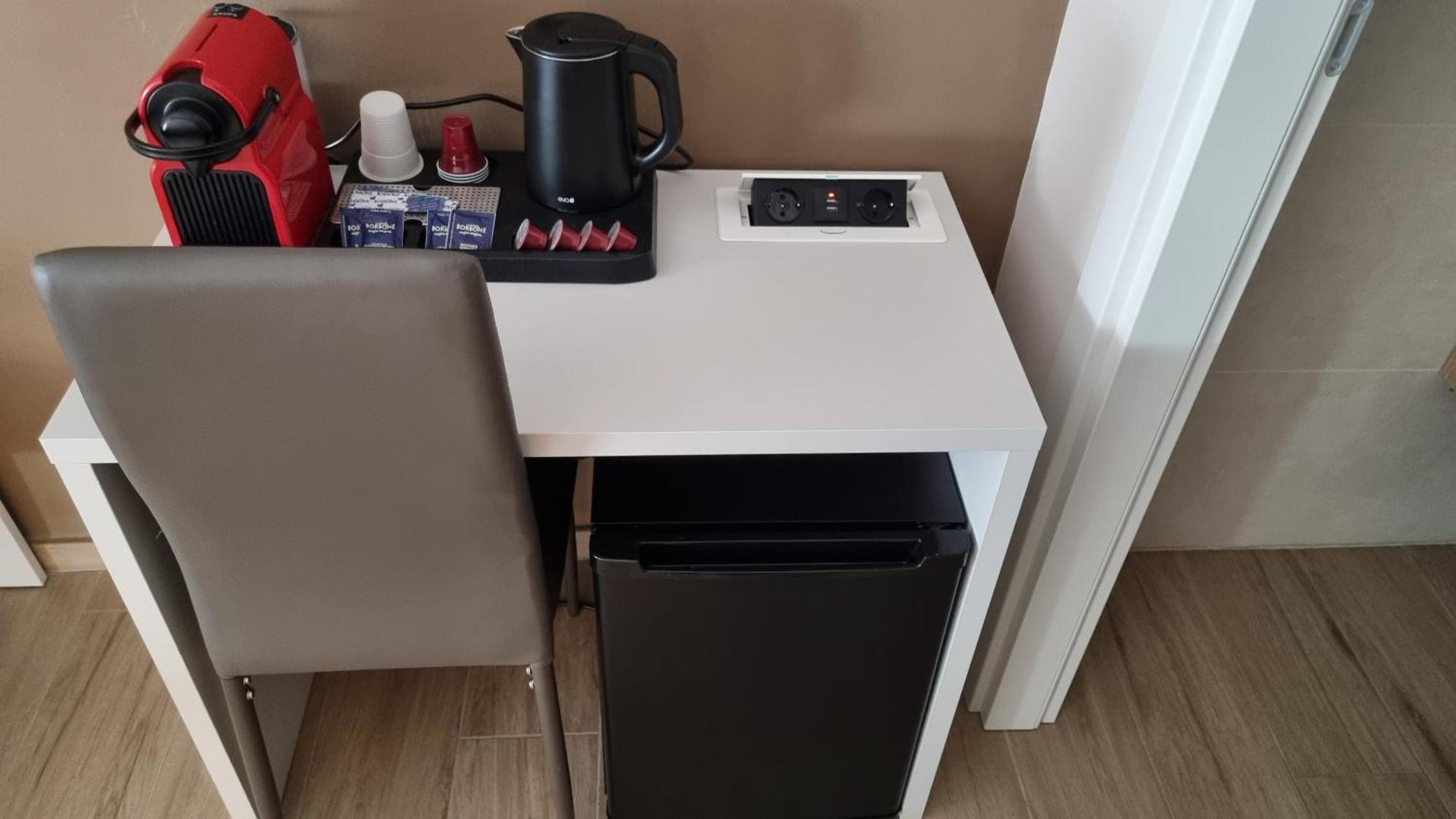 Mama Guest House Чампино Екстериор снимка