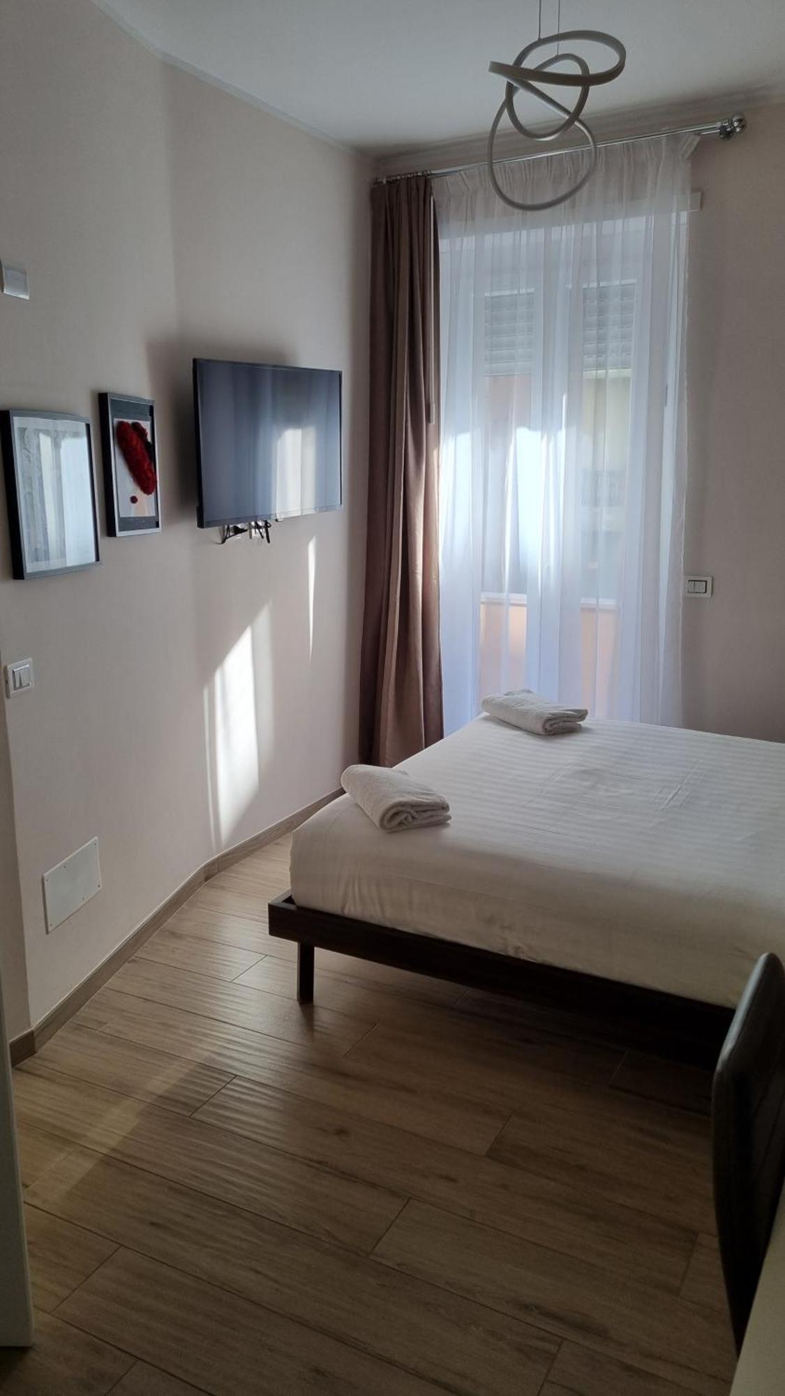 Mama Guest House Чампино Екстериор снимка